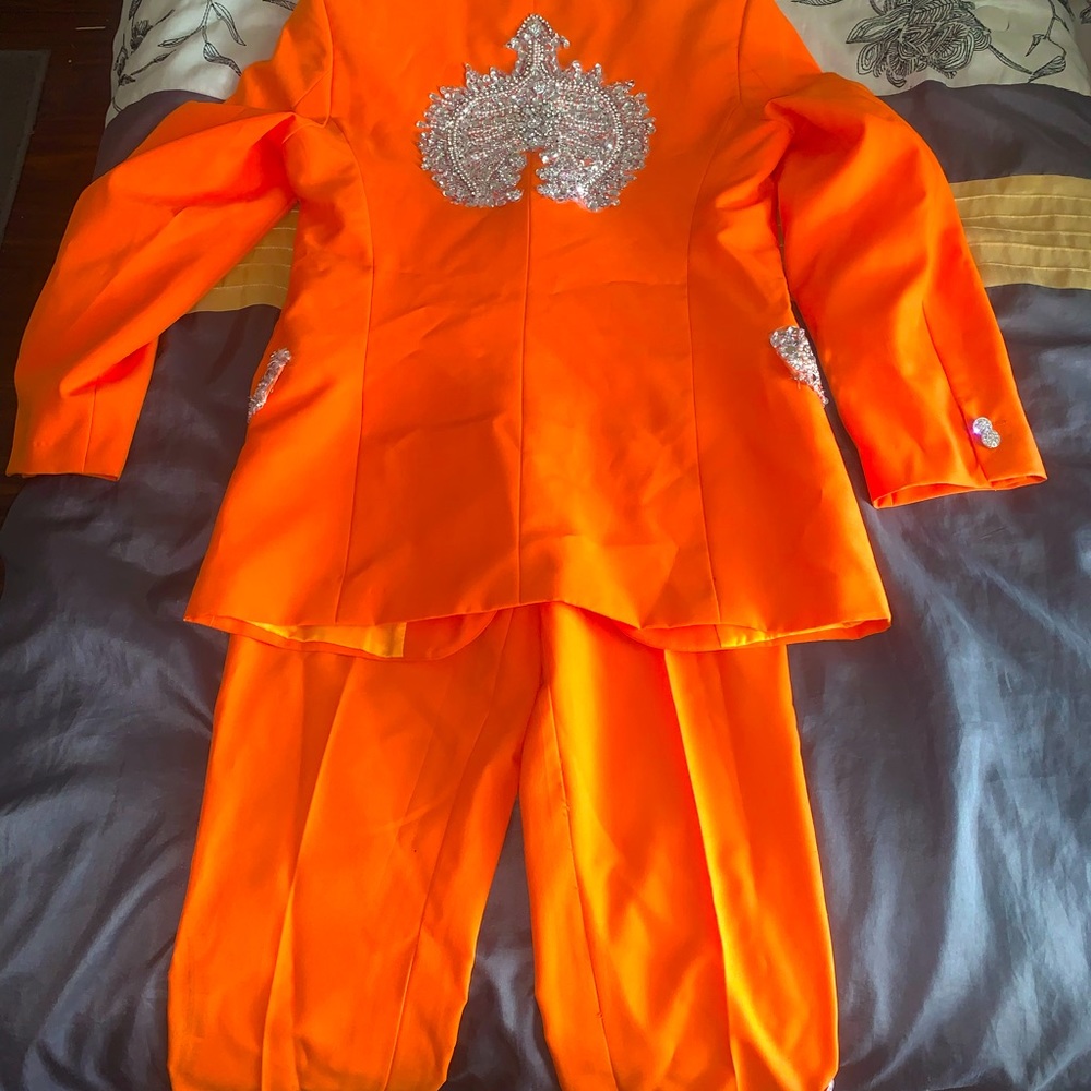 Custom suit - Picture 5 of 7